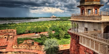 Explore Monuments In Agra To Mark World Heritage Day